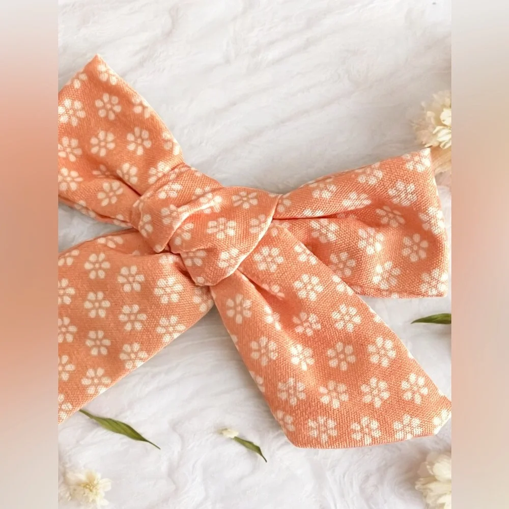 Peachy floral print hand tied hair bows Set